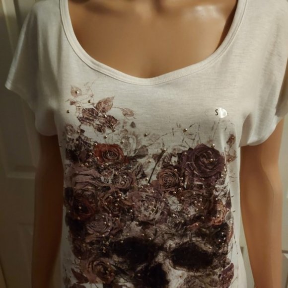 MAURICES OFF WHITE W/PURPLE/LAVENDER/BLACK/GRAY FLORAL DESIGN TOP SIZE S NWT - Picture 2 of 7